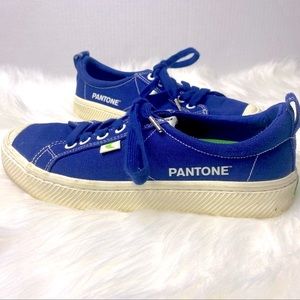 Cariuma x Pantone OCA Canvas Sneakers blue and white size 6 womens runs smalll